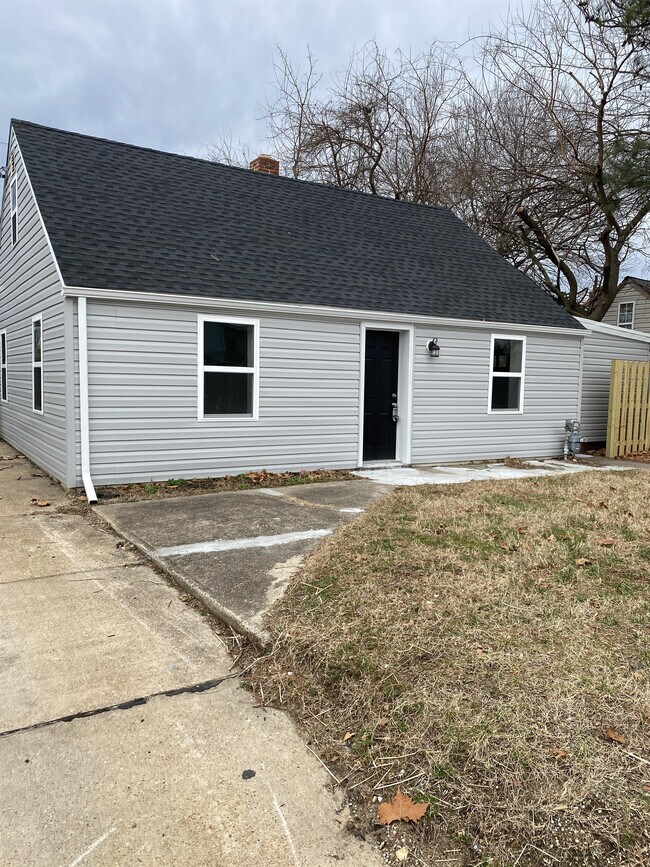 Building Photo - 3102 Baybriar Rd