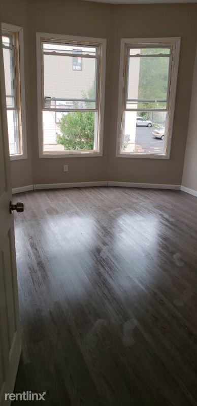 Building Photo - 1 br, 1 bath Apartment - 565 main st