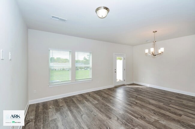 Building Photo - 831 Holland Ct