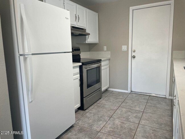 Foto del edificio - 1414 W Colt Rd