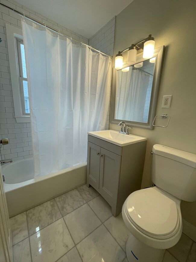 Foto del edificio - 94 Winthrop Shore Dr