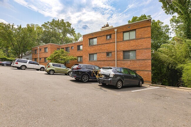 Foto del edificio - 702 Chaney Dr