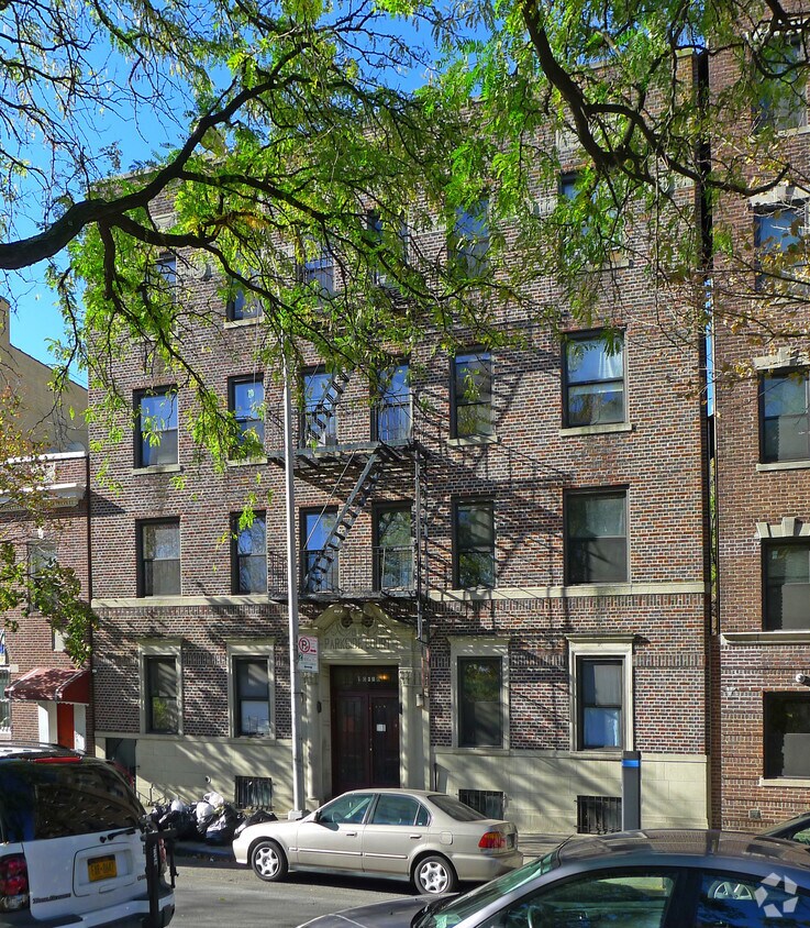 Foto del edificio - Parkside Court