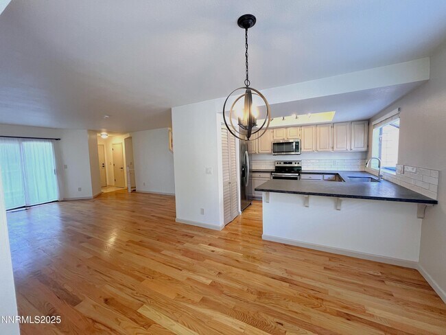 Foto del edificio - 2875 Idlewild Dr