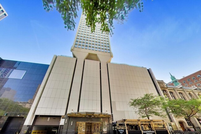 Building Photo - 111 E Chestnut St