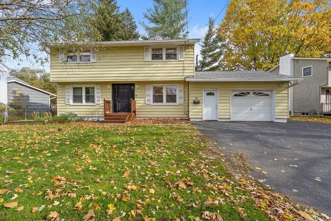 Building Photo - 20 Apricot Ln