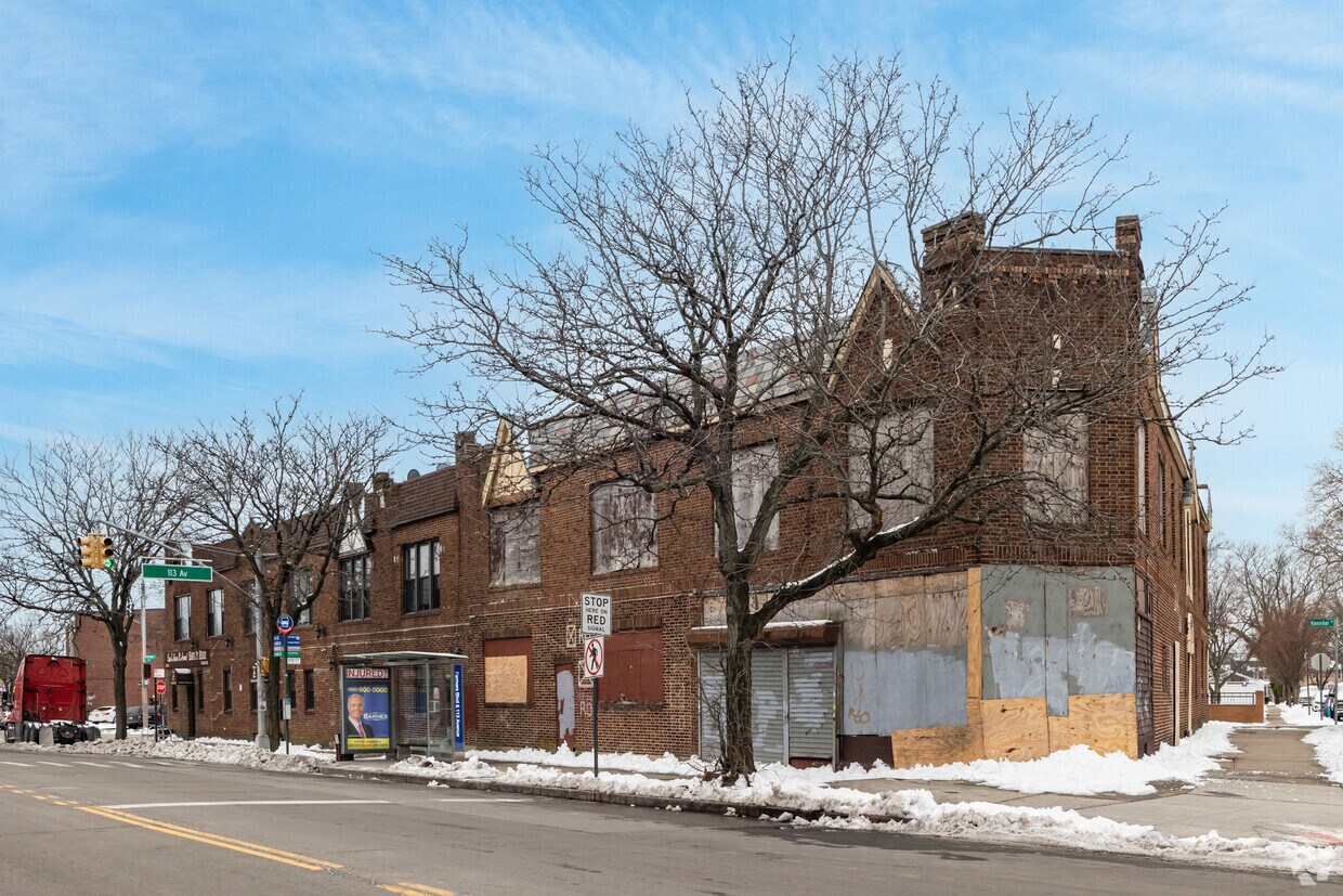Primary Photo - 11302-06 Farmers Blvd