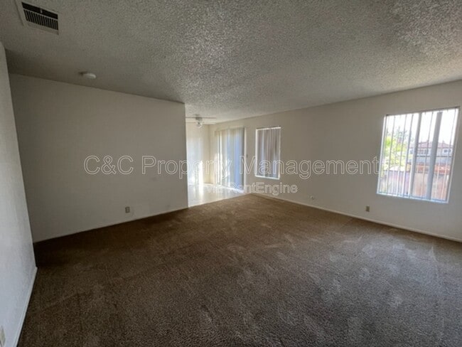 Building Photo - 3762 N Cedar Ave