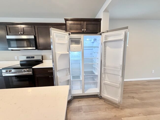 Building Photo - 10120 Mosaic Way