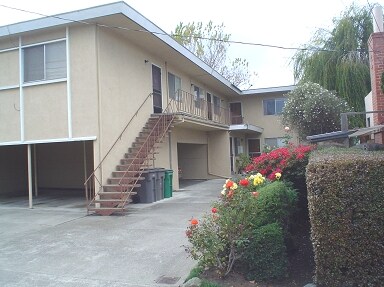 Building Photo - 632 Stannage Ave