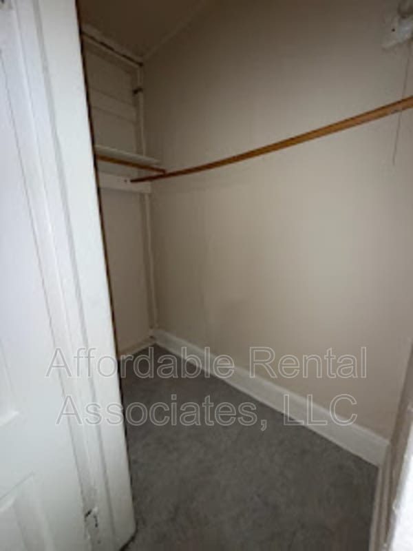 Building Photo - 1240 W Washington St