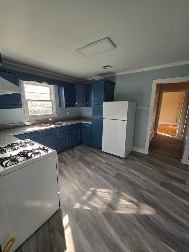 Foto del edificio - 205 W Broussard St