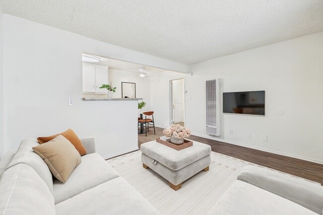 Building Photo - Roscoe Terrace