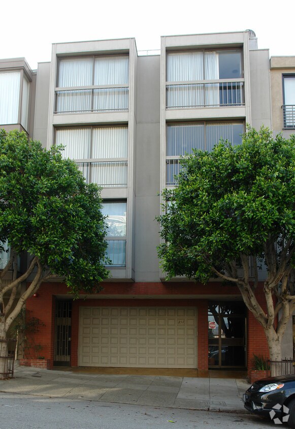 Primary Photo - 251 Francisco St