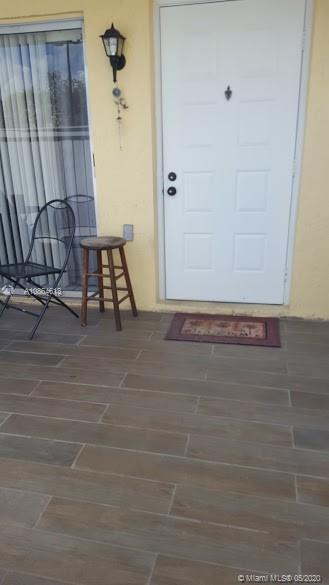 Building Photo - 6840 SW 45th Ln  1 Miami Fl 33155
