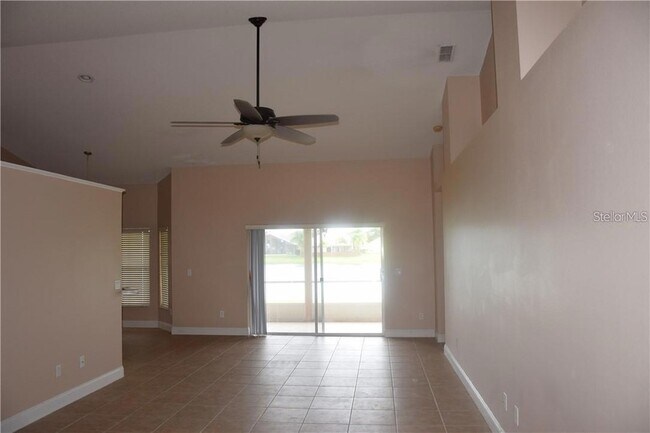 Building Photo - 2544 River Ridge Dr