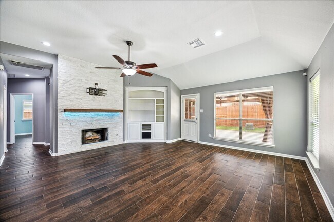 Foto del edificio - 20910 Sandy Briar Ct