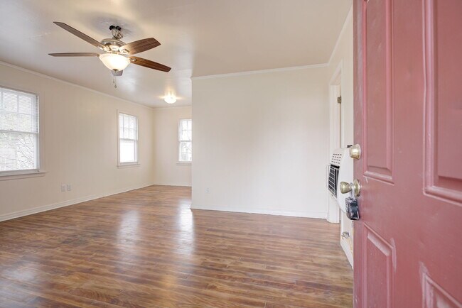 Foto del edificio - 401 S Berry Rd