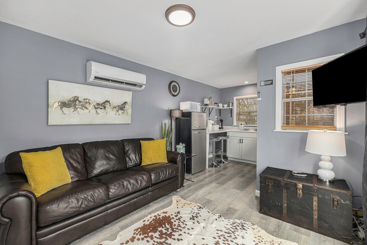 Foto principal - 1215 Wimbee Dr