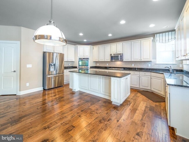 Building Photo - 24925 Quimby Oaks Pl