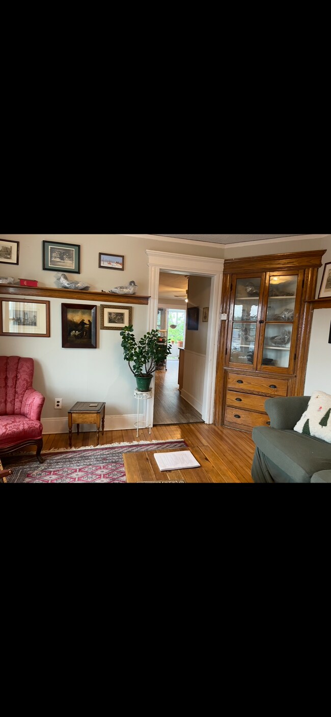 Living room 3 - 29 Bungalow Ave