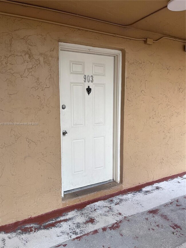 Foto del edificio - 9970 SW 88th St