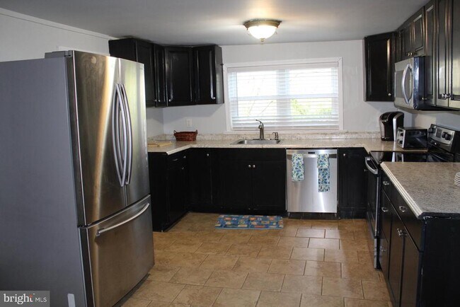 Building Photo - 116 Greenbank Rd