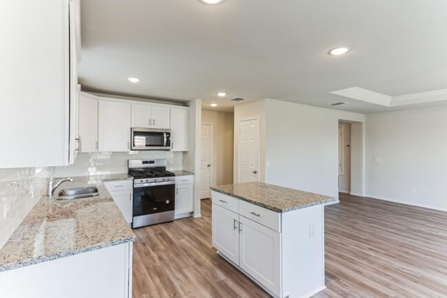 Building Photo - 3 Bedroom Home in Trails of Elizabeth Creek