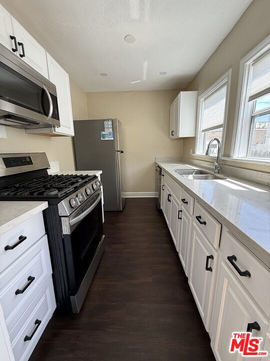 Foto del edificio - 1328 S Bronson Ave