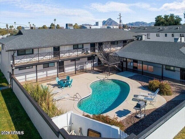 Photo - 502 E Mariposa St Apartment