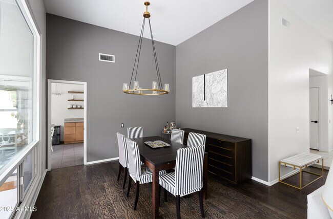 Foto del edificio - 12242 N 74th St
