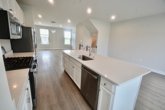 Building Photo - A Beautiful New 3 Bedroom Townhouse