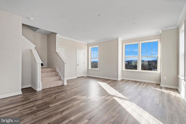 Building Photo - 5821 GARDEN WALK Dr