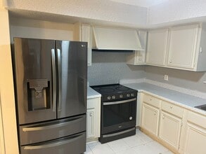 Building Photo - 12915 Ashford Knoll Dr