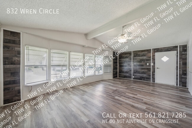 Building Photo - 832 Wren Cir