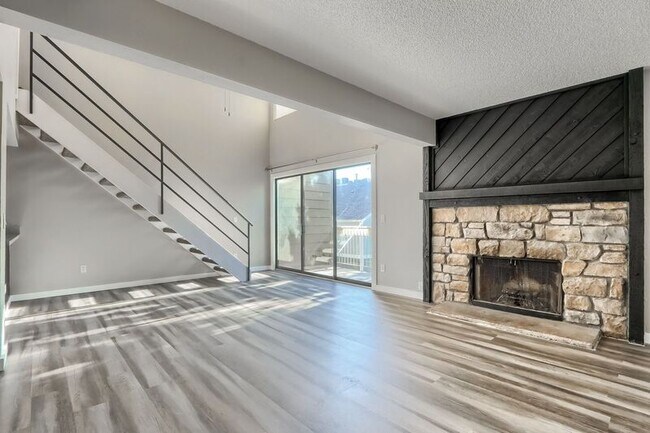 Foto del edificio - 4896 S Dudley St