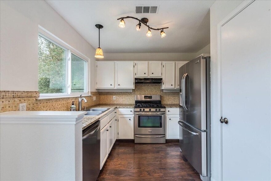 Foto principal - 6018 Baton Rouge Dr