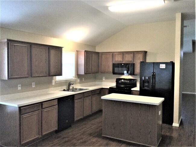 Building Photo - 923 Plumeria Dr