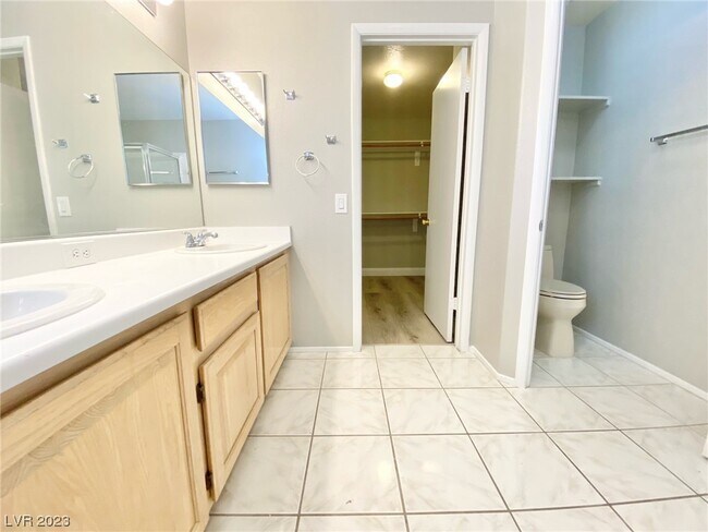 Foto del edificio - 5388 Runningbrook Rd