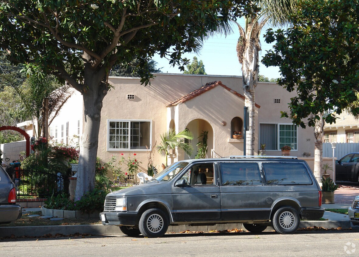 Foto del edificio - 309-311 Magnolia Ave