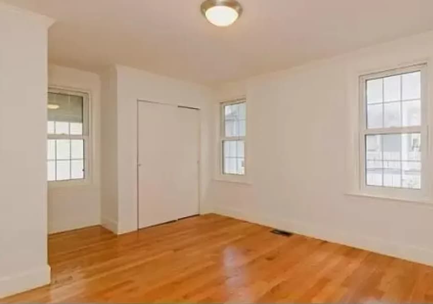 *Pictures are representative samples of the advertised unit. In some cases, the actual units you tou - 16 Braemore Rd