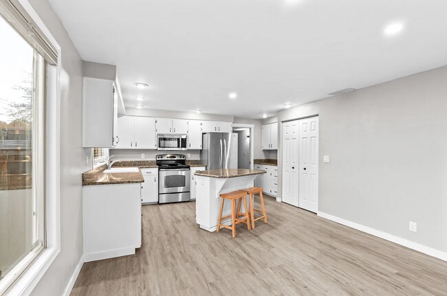 Foto del edificio - 4BD, 2.5BA Home located in the desirable C...