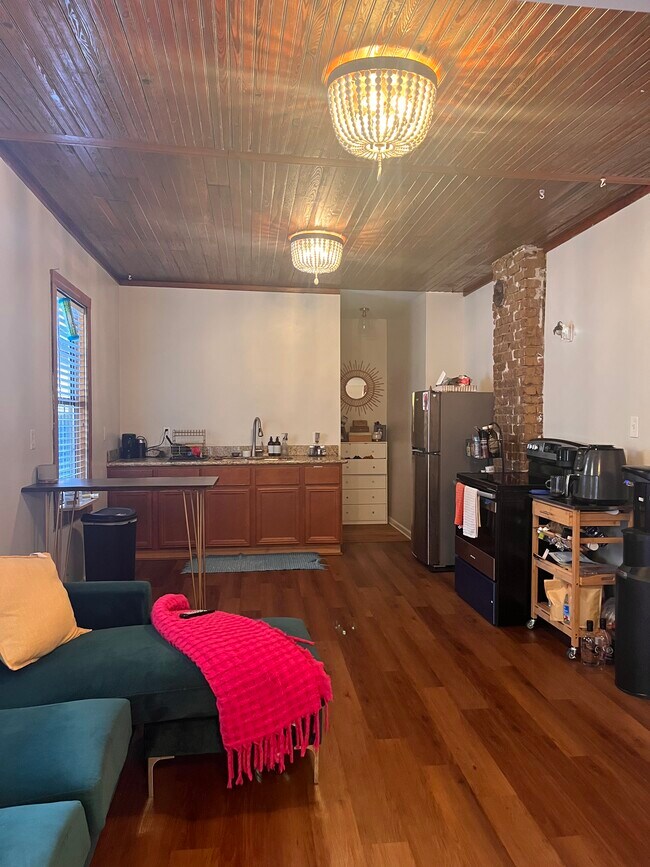 Foto del edificio - 2457 N Tonti St