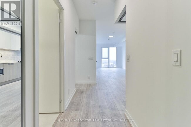 Building Photo - 2020 Bathurst St