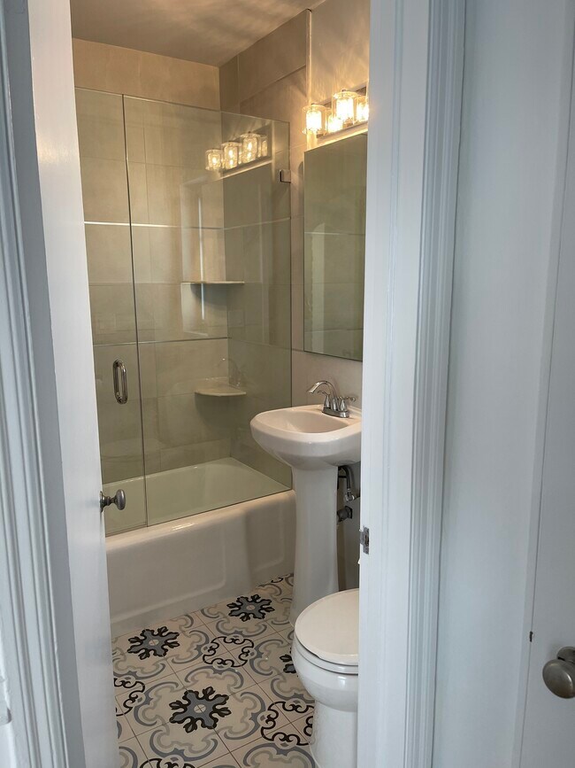 Building Photo - 210 S Ocean Breeze