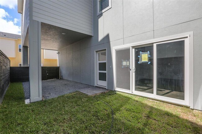Building Photo - 7718 Jacquelyn Oaks Rd