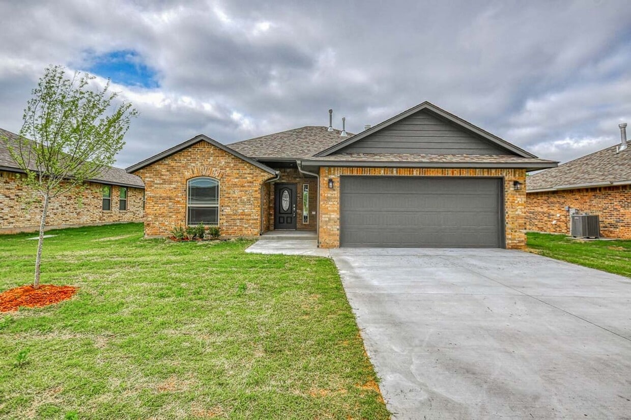 Newer Construction Home in Mustang! - Newer Construction Home in Mustang!