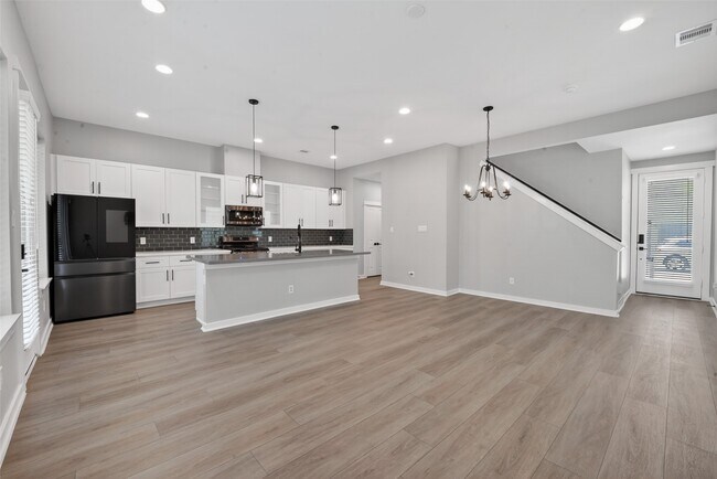 Building Photo - 8458 Berry Green Ln