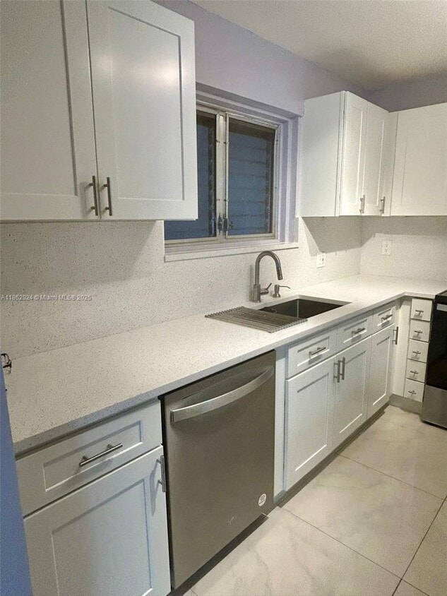 Foto principal - 394 N Laurel Dr