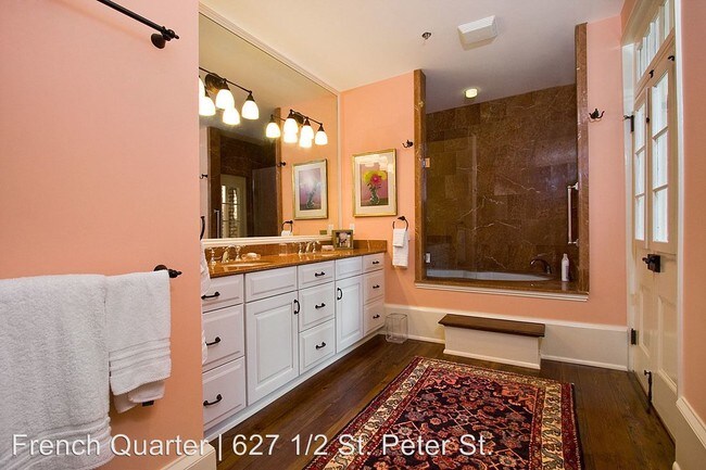 Building Photo - 627 1/2 Saint Peter St